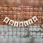 Houten naamslinger