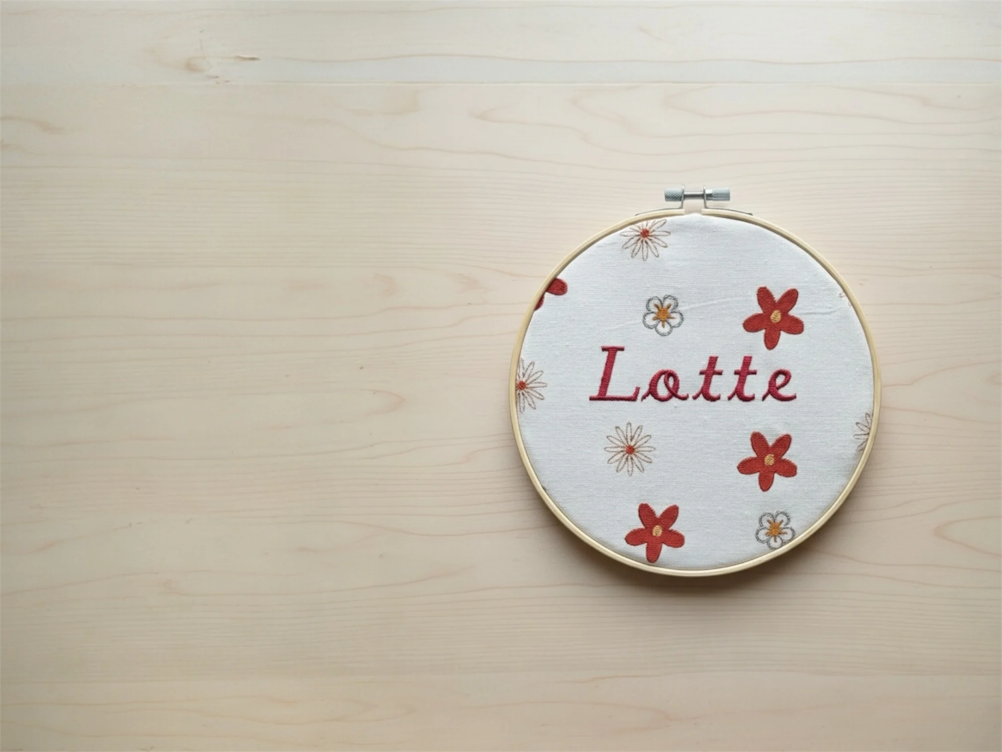 Geboortebord Lotte geborduurd