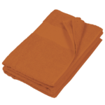 Kariban K113 badlaken in kleur Burnt Orange, personaliseerbaar met borduring