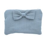 Tetra tasje met strik in kleur Cloud blue, geschikt voor personalisatie met borduring